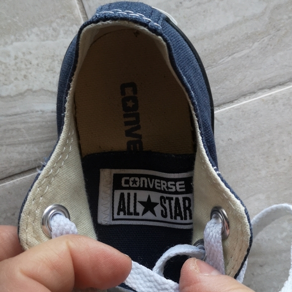Converse boys shoes size US 10.5/ EUR 27 - Picture 2 of 14